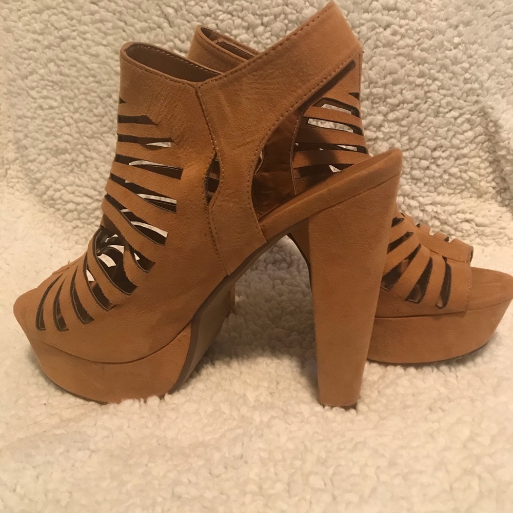 Etc light brown high heel size 10